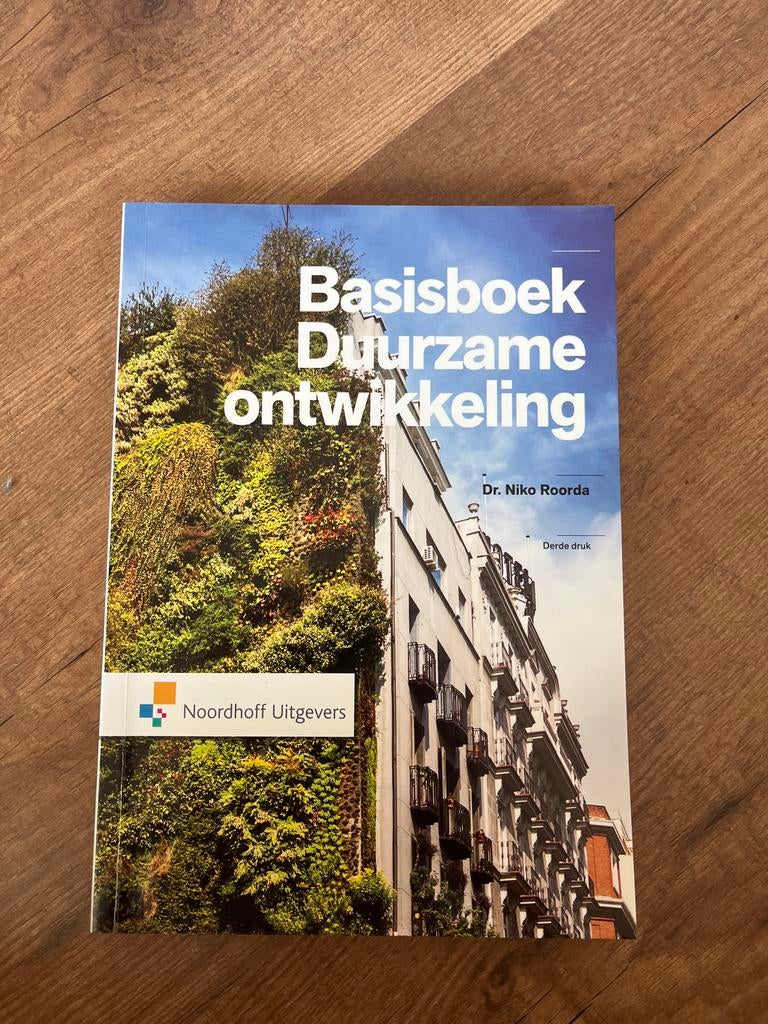 Niko Roorda - Basisboek duurzame ontwikkeling, Ophalen of Verzenden, Zo goed als nieuw, Niko Roorda, Bouwkunde