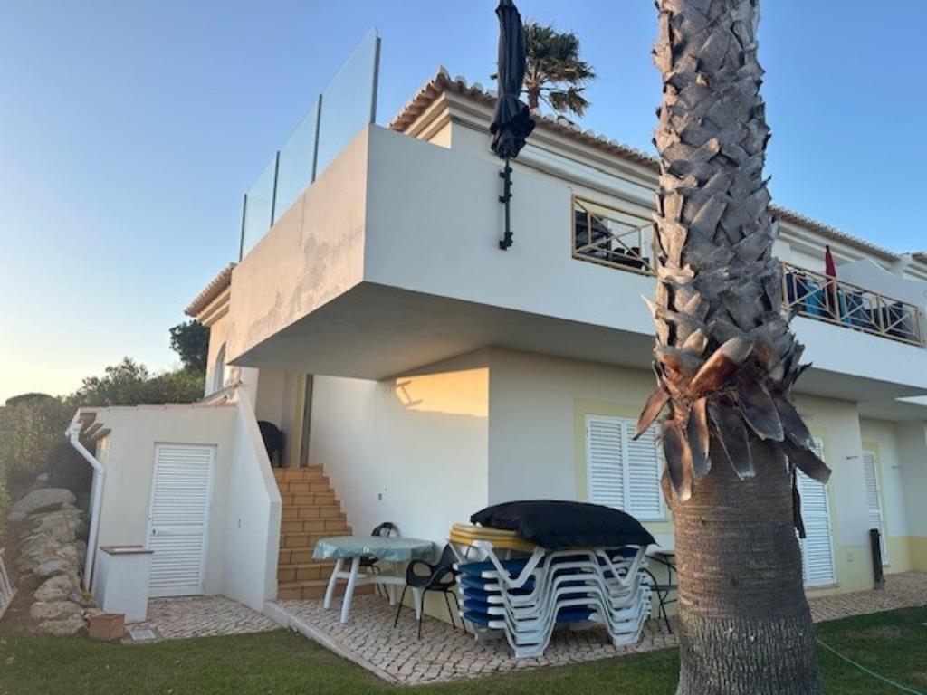 Te huur 2 slaapkamer Villa West Algarve Budens Vila do Bispo, Vakantie, Vakantiehuizen | Portugal, 5 personen, Dorp, 2 slaapkamers