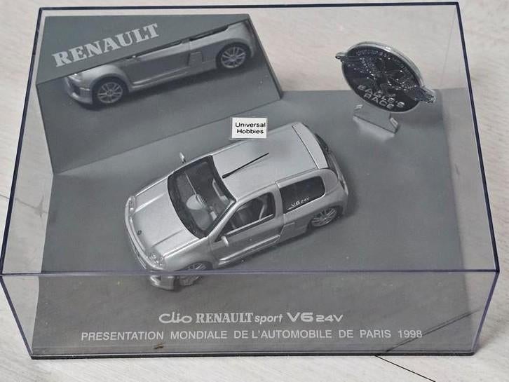 Renault Clio V6 24V 1:43 - Universal Hobbies, Hobby en Vrije tijd, Modelauto's | 1:43, Ophalen of Verzenden, Zo goed als nieuw