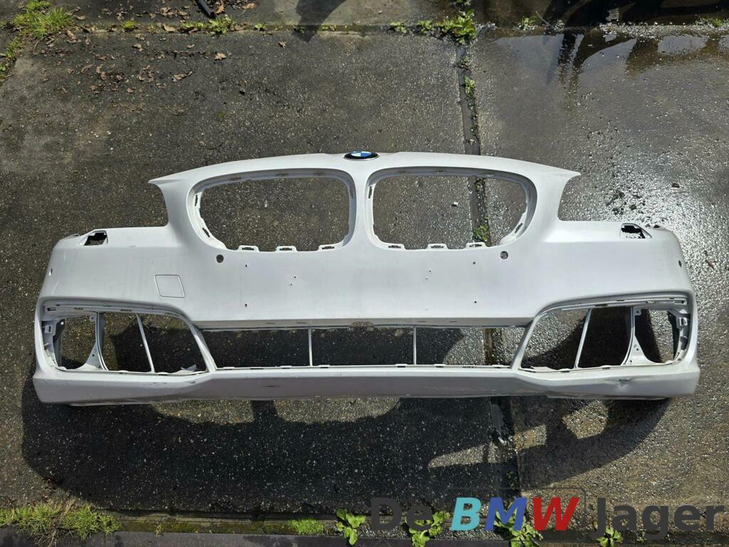 Voorbumper Mineralweiss BMW 5-serie F10 F11 LCi 51117332677, Gebruikt, Voor, Ophalen of Verzenden