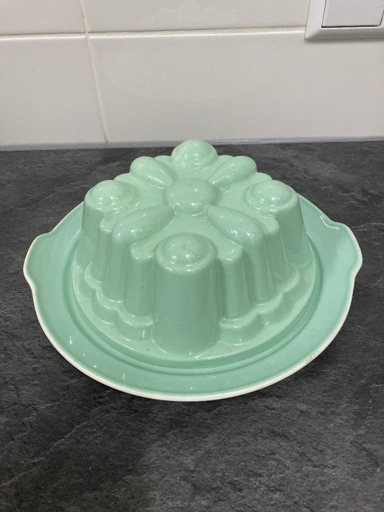 Pudding vormgroen 20,5  met onderbord 1956, Ophalen of Verzenden