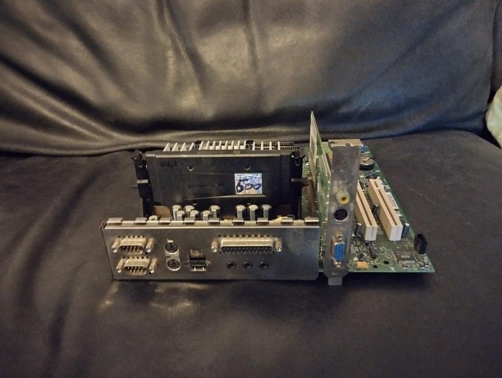 Pentium 3 Moederbord Combo - Getest & Werkend, Gebruikt, Overige soorten, Verzenden, Slot 1