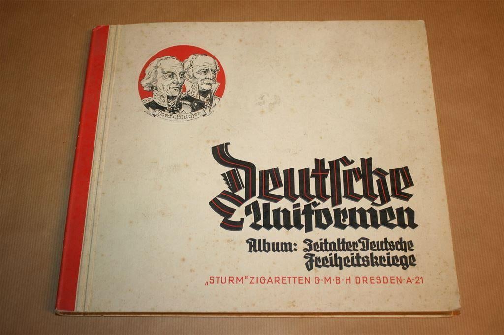 Plaatjesalbum - Deutsche Uniformen - Circa 1920 !!, Ophalen of Verzenden, Gelezen