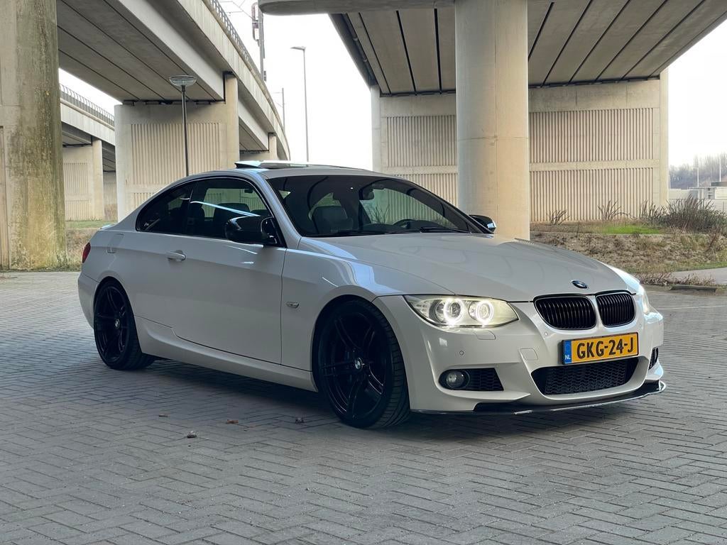 BMW 335i (E92) N55 Coupe - DCT - Keyless - Sportuitlaat, Automaat, Euro 5, Zwart, 4 stoelen