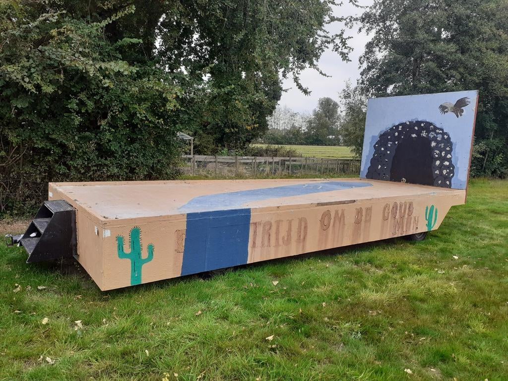 Basis Versierde wagen  praalwagen  TE HUUR, Ophalen, Carnaval