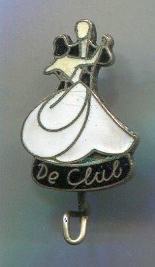 De Club email op zilverkleurig dans broche ( X_109a ), Verzenden, Zo goed als nieuw, Sport, Speldje of Pin