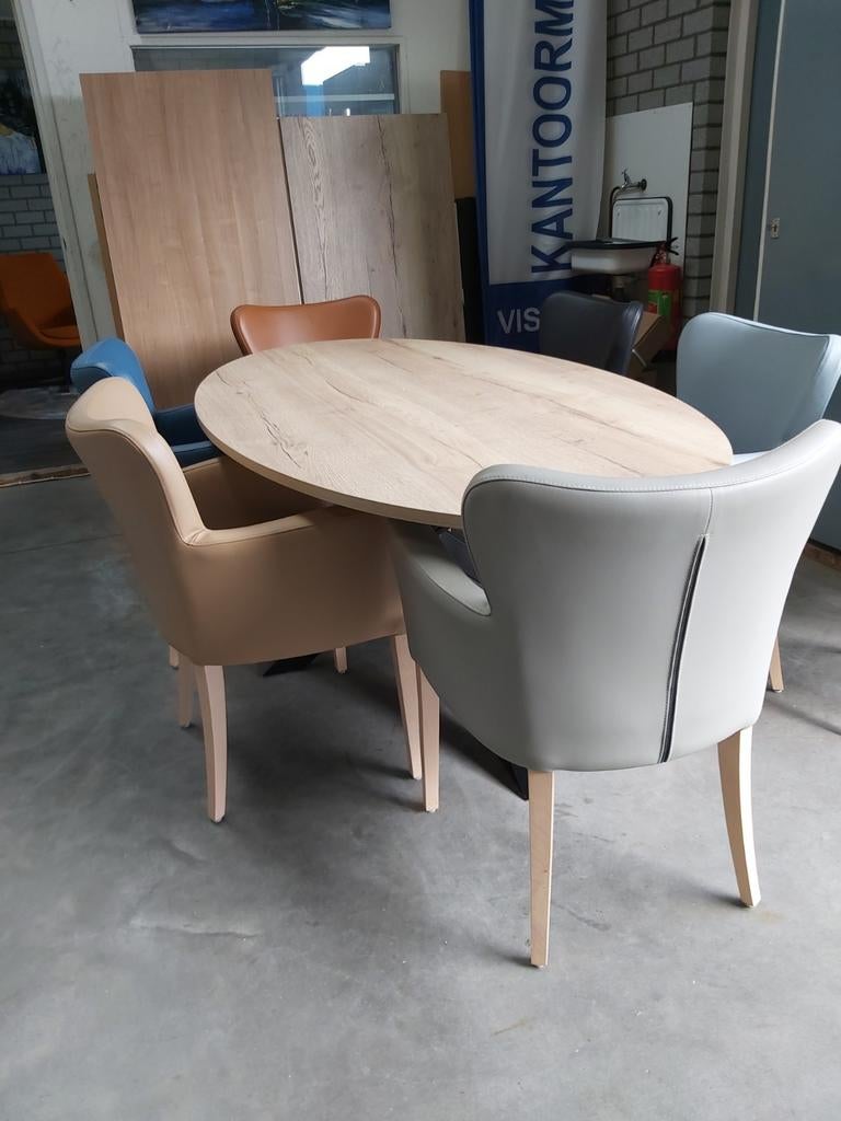 Foto 3 van Nieuwe ovale eettafel