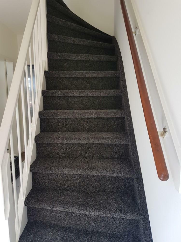 Uw trap al bekleed vanaf 180,- inclusief tapijt, Diensten en Vakmensen, Garantie, Laminaat of Parket