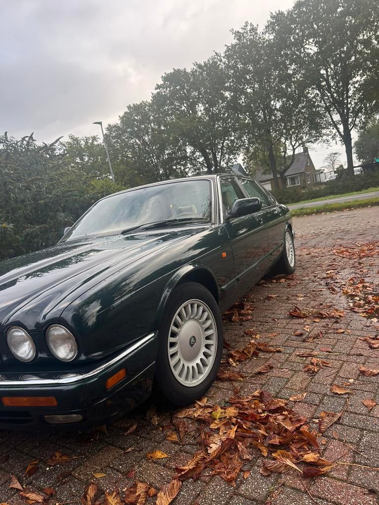 Jaguar XJ12 AUT 1995 Groen, foto 2
