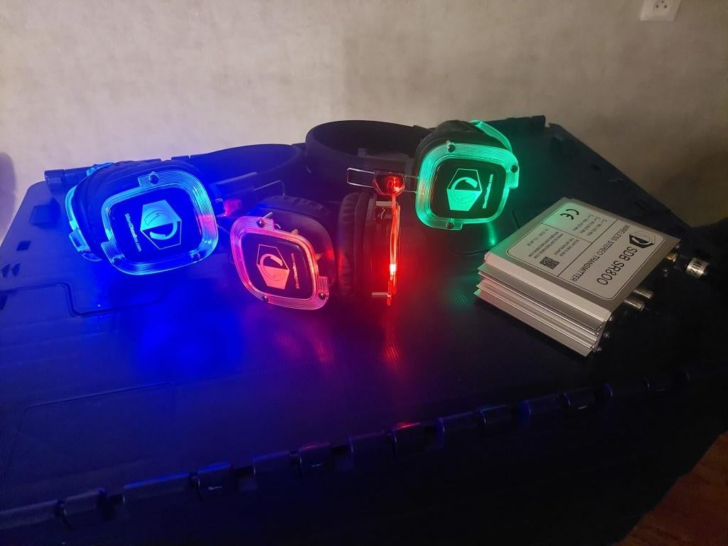 Silent Disco set - verhuur - €3,50 per koptelefoon, Overige merken, Info@kampera.nl, Kampera, Zo goed als nieuw