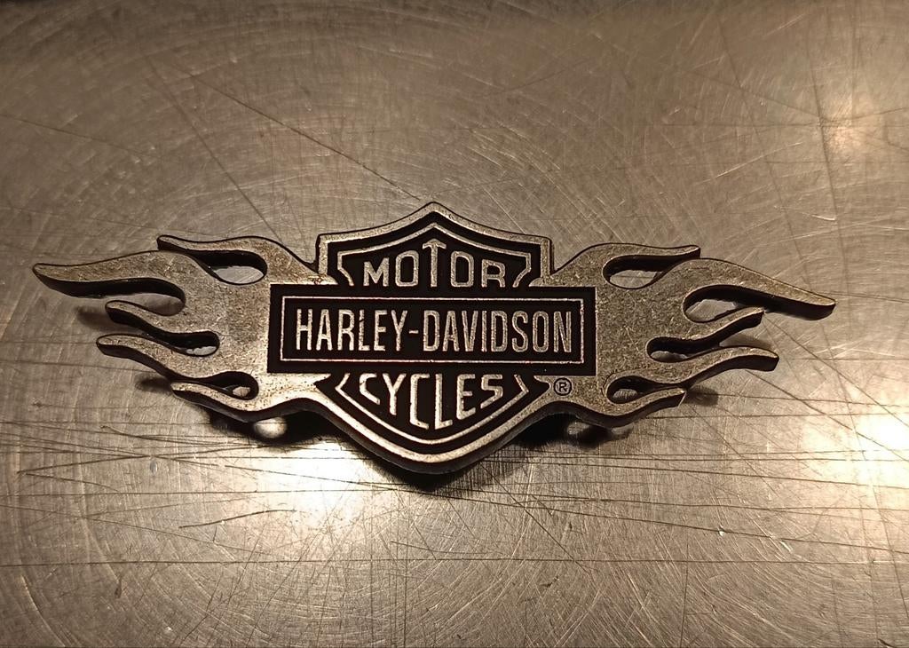 Harley Davidson Pin - Nieuwstaat, Motoren, Accessoires | Stickers, Ophalen of Verzenden, Harley Davidson, Info@harley-davidson.com