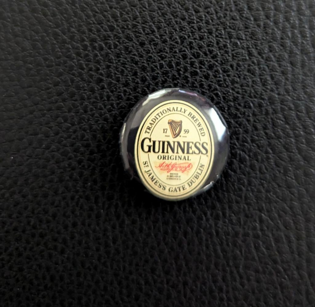Guinness Button Speldje Pin 25mm, Verzamelen, Biermerken, Ophalen of Verzenden, Nieuw, Overige typen, Overige merken