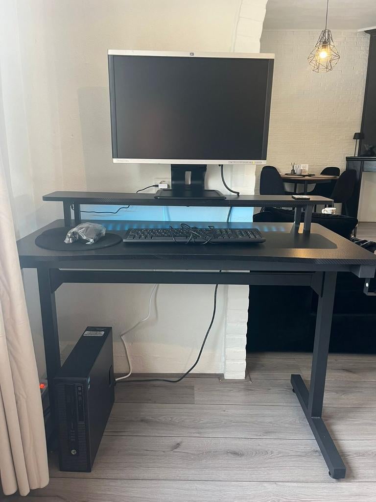 Computer + scherm + bureau, Computers en Software, Desktop Pc's, Ophalen