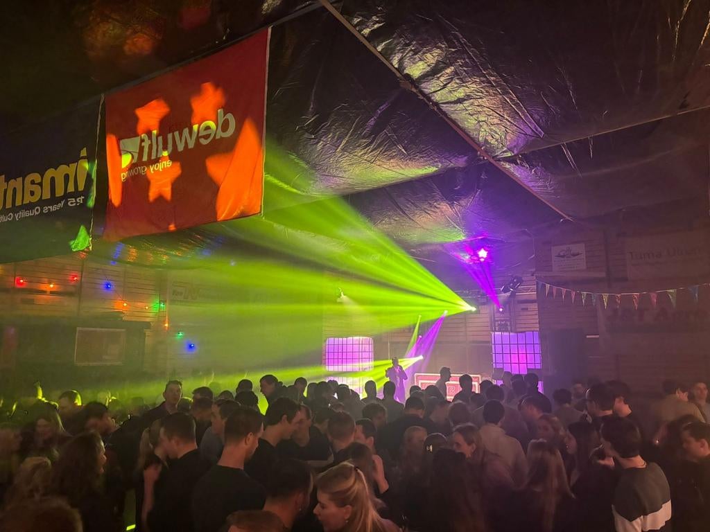 🎧 Drive-In Show met DJ, Licht & Geluid – tot 2000 Personen!, Diensten en Vakmensen, Muzikanten, Artiesten en Dj's, Overige artiesten