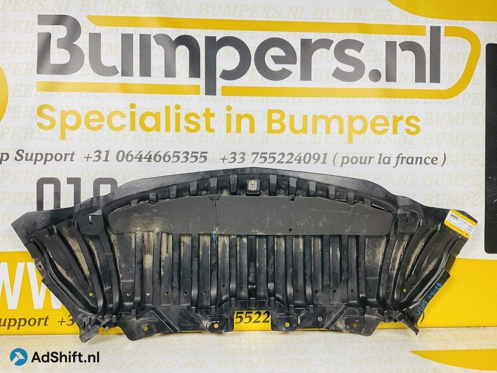 Bumper lip Mercedes C Klasse W205 A2055200000 Onderplaat 2-L