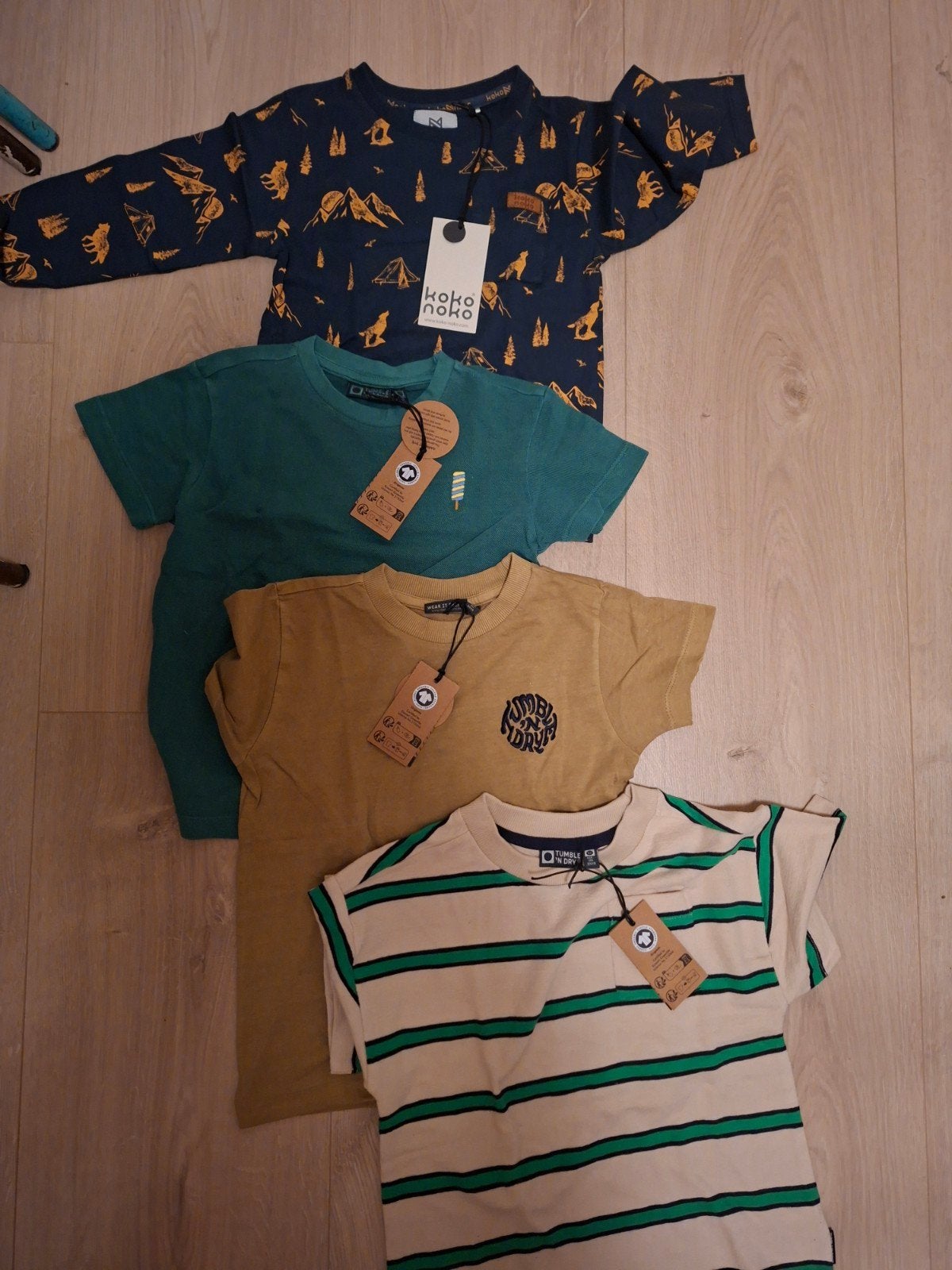nieuwe shirts truien en broek maat 104, Kinderen en Baby's, Ophalen of Verzenden, Nieuw