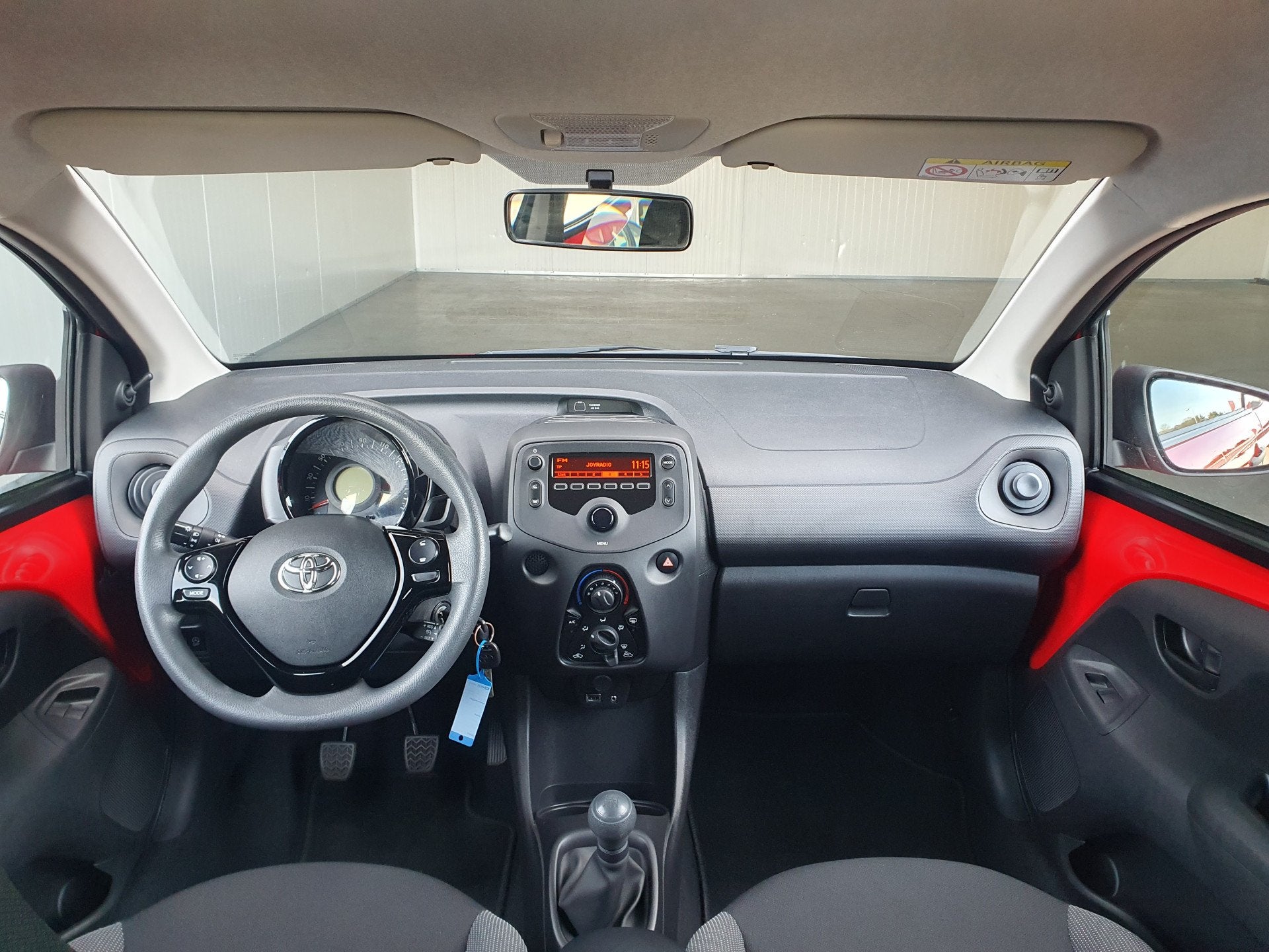 Toyota Aygo 1.0 VVT-i x-fun AIRCO/EL.PAKKET/LMV (bj 2019), Voorwielaandrijving, Stof, Gebruikt, Euro 6