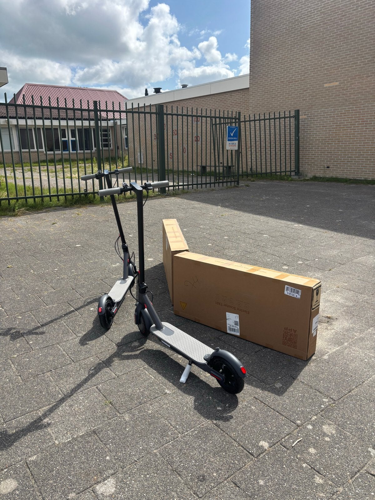 Elektrische step M365pro ZOMER KORTING! 3 op voorraad!, Fietsen en Brommers, Steps, Ophalen of Verzenden, Nieuw, Elektrische step (E-scooter)