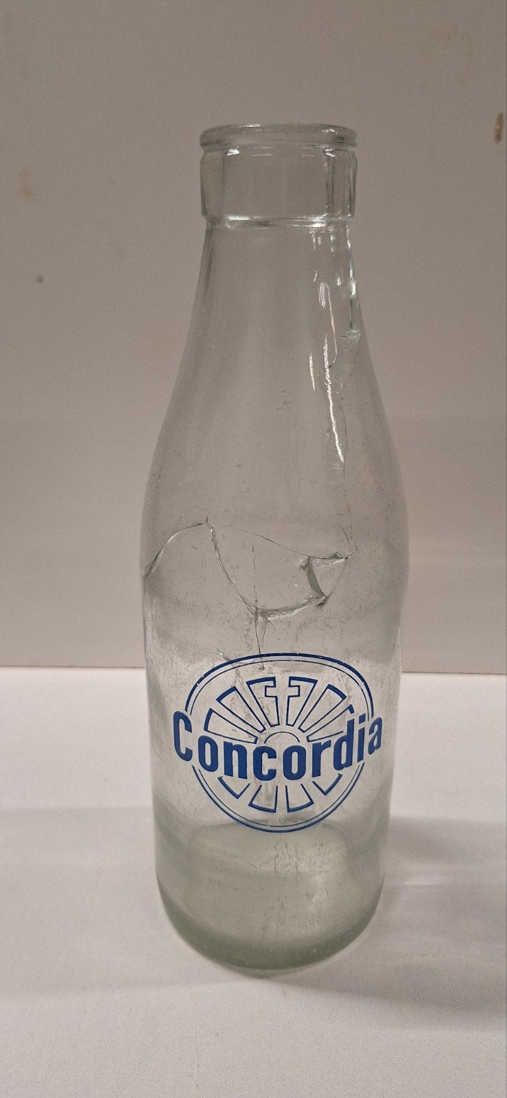 € 5,= / Gebroken Concordia Fles - Decoratief Item, Verzenden