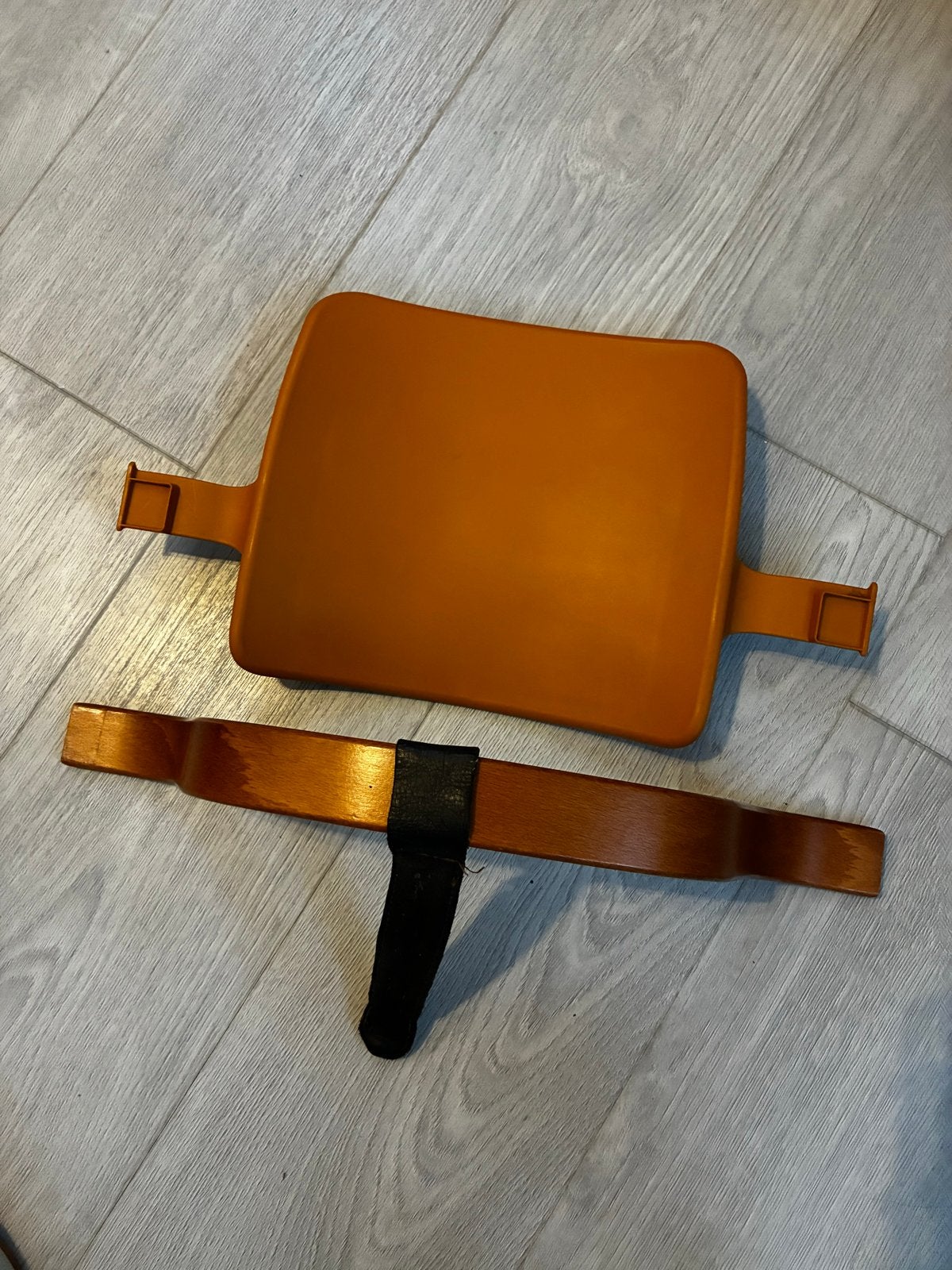 Stokke Babyset met beugel, rugleuning en leertje, Kinderen en Baby's, Kinderstoelen, Ophalen of Verzenden, Gebruikt, Meegroeistoel