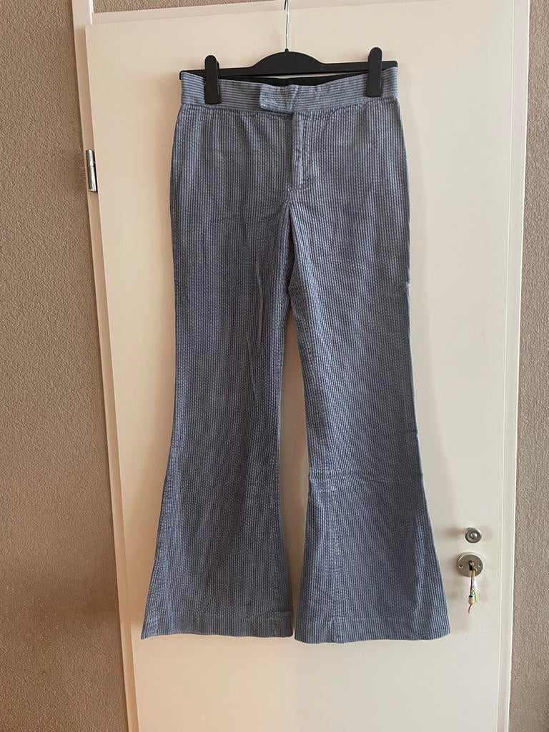 Grijze flare rib broek - Maat S (naadje los), Ophalen of Verzenden, Maat 36 (S), Gedragen, Grijs