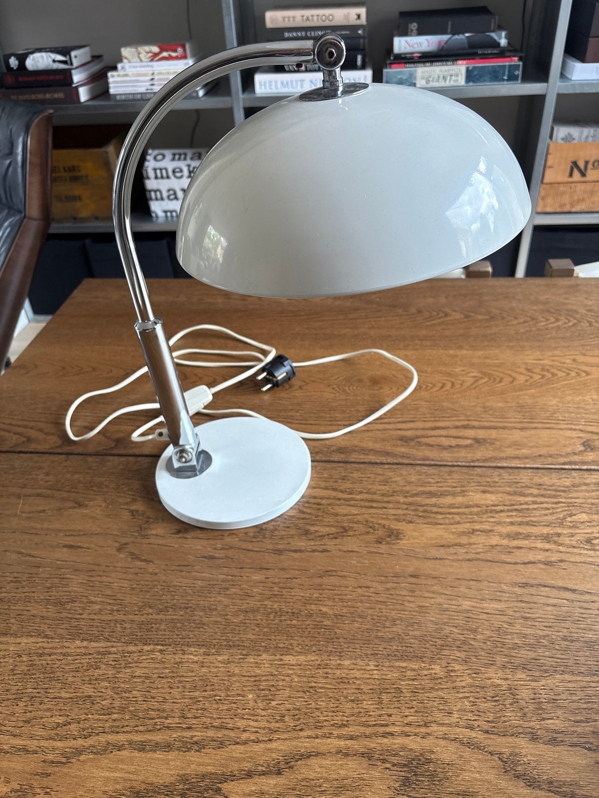Hala zeist bureaulamp wit Busquet, Huis en Inrichting, Lampen | Tafellampen, Gebruikt, Vintage, Wit, Metaal