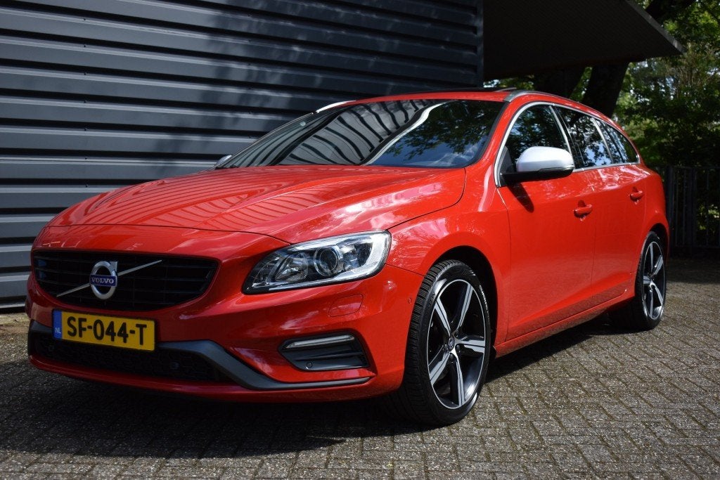 Volvo V60 2.0 D4 R-DESIGN BUS. SPORT!!!POLESTAR!!BJ 2018!!!1, Voorwielaandrijving, 4 cilinders, 25 km/l, 750 kg