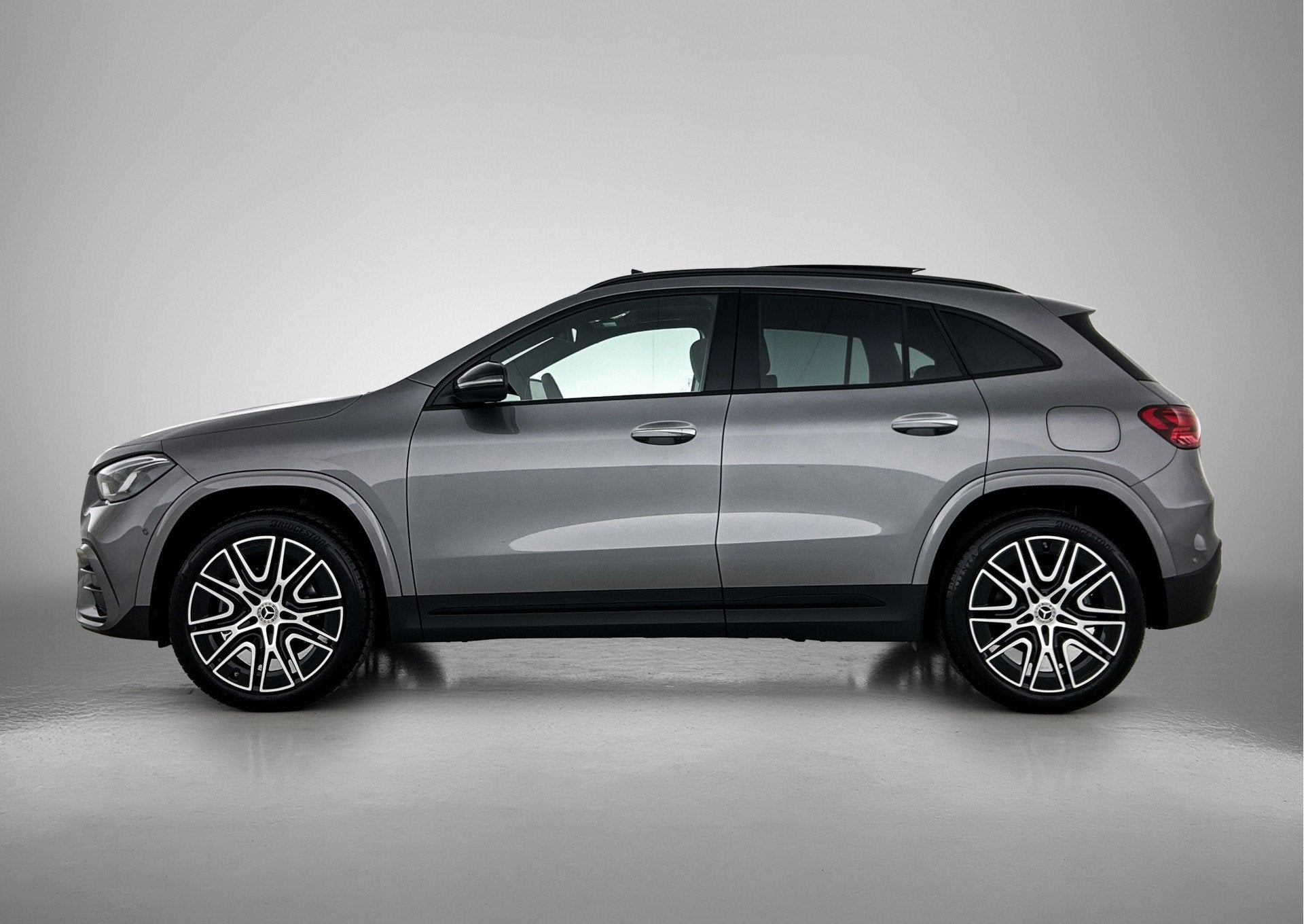 Mercedes-Benz GLA 250 e 140 Year Edition | Plus pakket | Nig, Auto's, Zwart, 4 cilinders, 15 kWh, Bedrijf