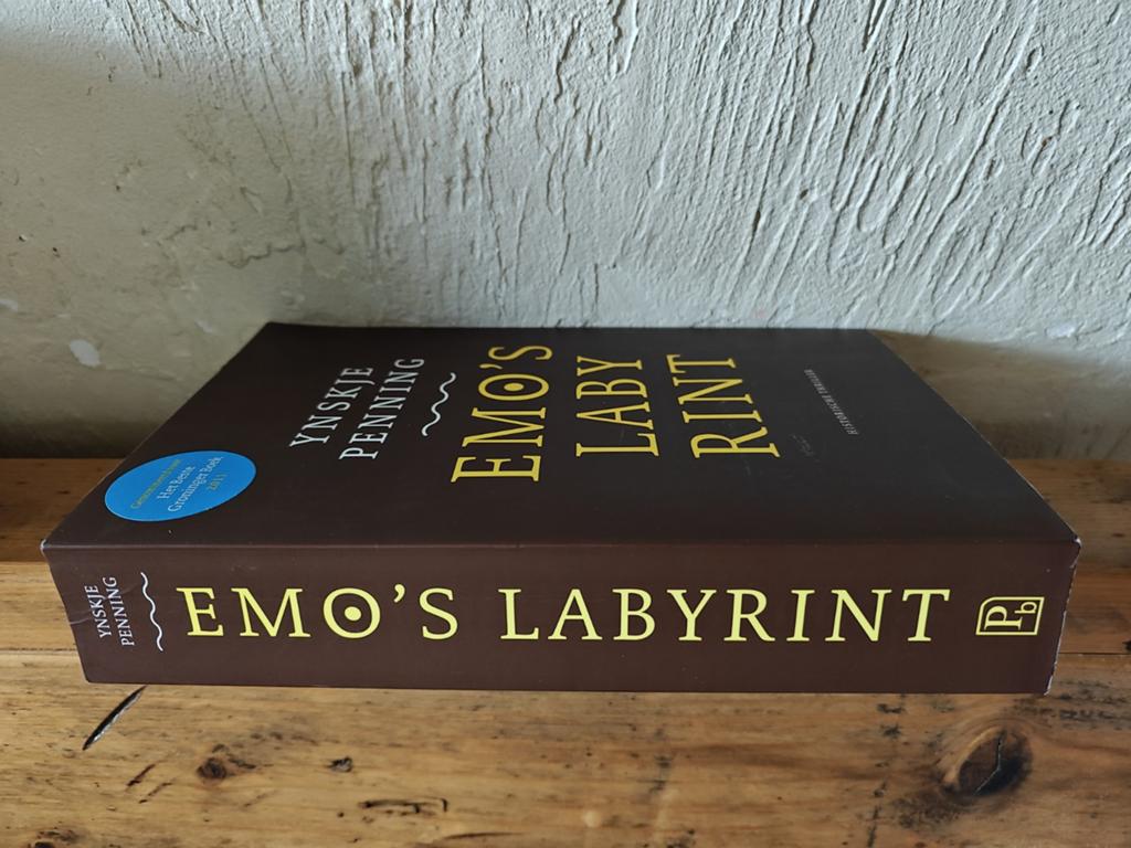 Emo's labyrint., Boeken, Ophalen of Verzenden, Zo goed als nieuw
