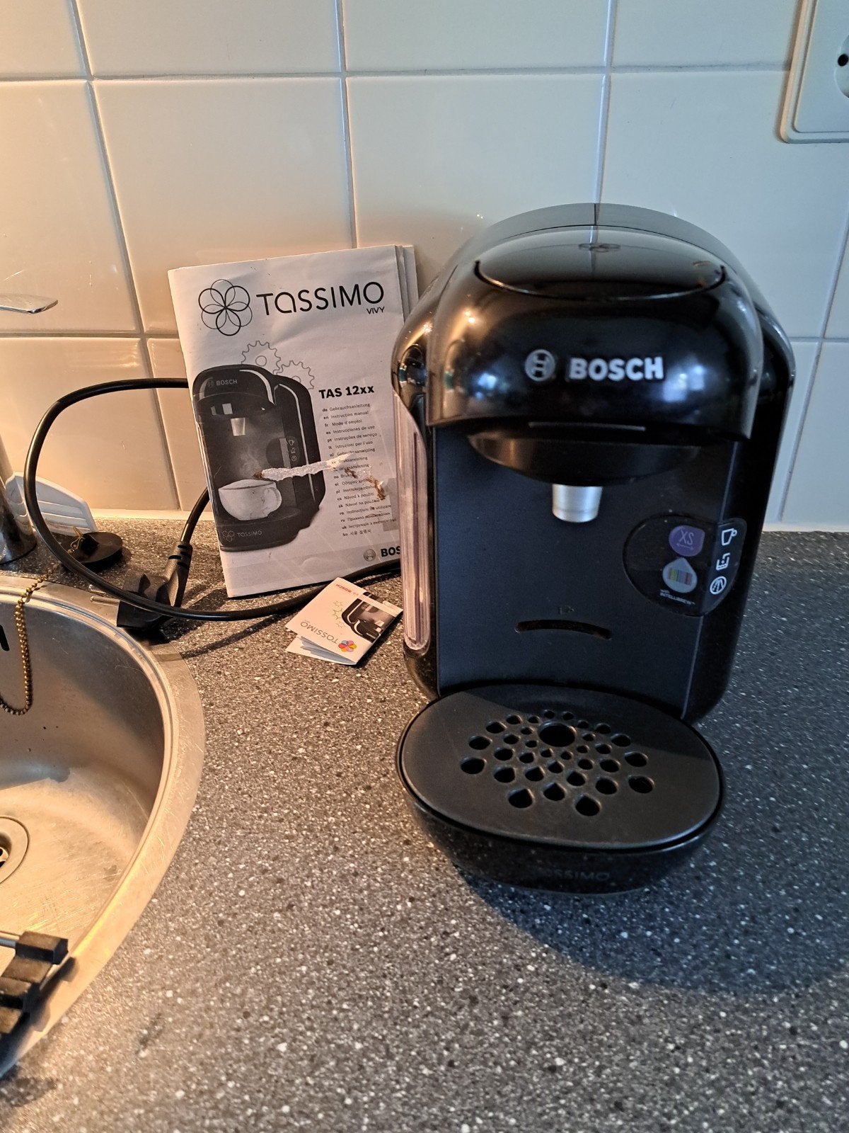 Bosch Tassimo Vivy TAS 12xx Koffiezetapparaat Zwart, Ophalen, Koffiepads en cups, Koffiemachine, Zo goed als nieuw
