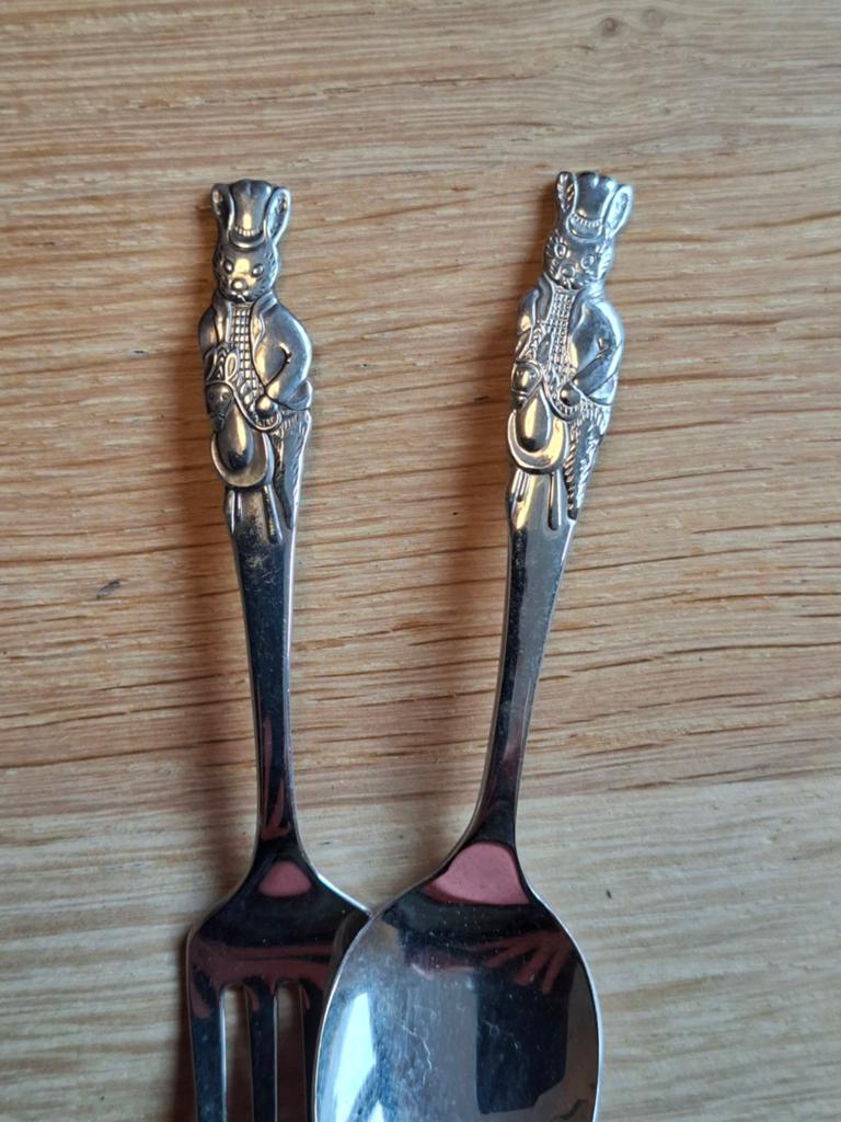 Kinderbestek Royal Doulton Bunnyskins Tally Ho Korea, Ophalen of Verzenden