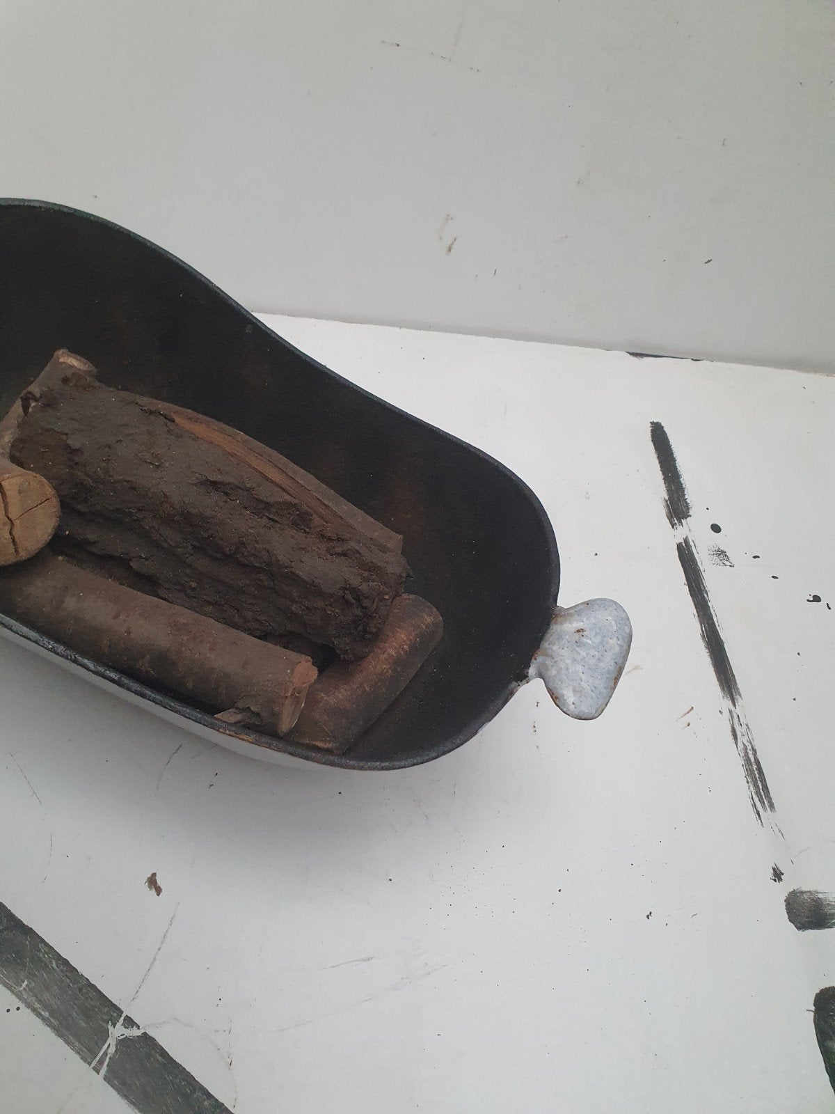 Gietijzeren houtbak, Doos, 100 cm of meer, 60 cm of meer, Minder dan 35 cm