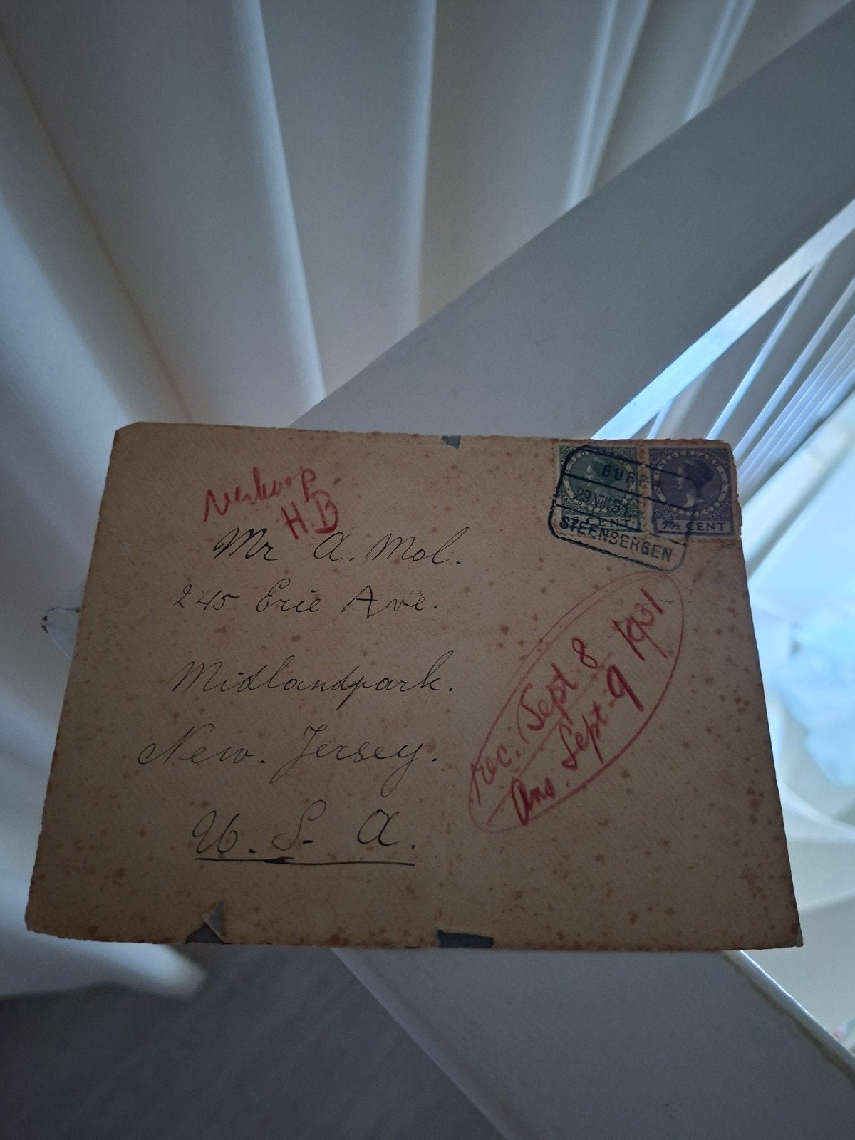 2 oude postzegels Wilhelmina 5 en 7.5 cent 1931 op enveloppe, Ophalen of Verzenden, T/m 1940, Gestempeld