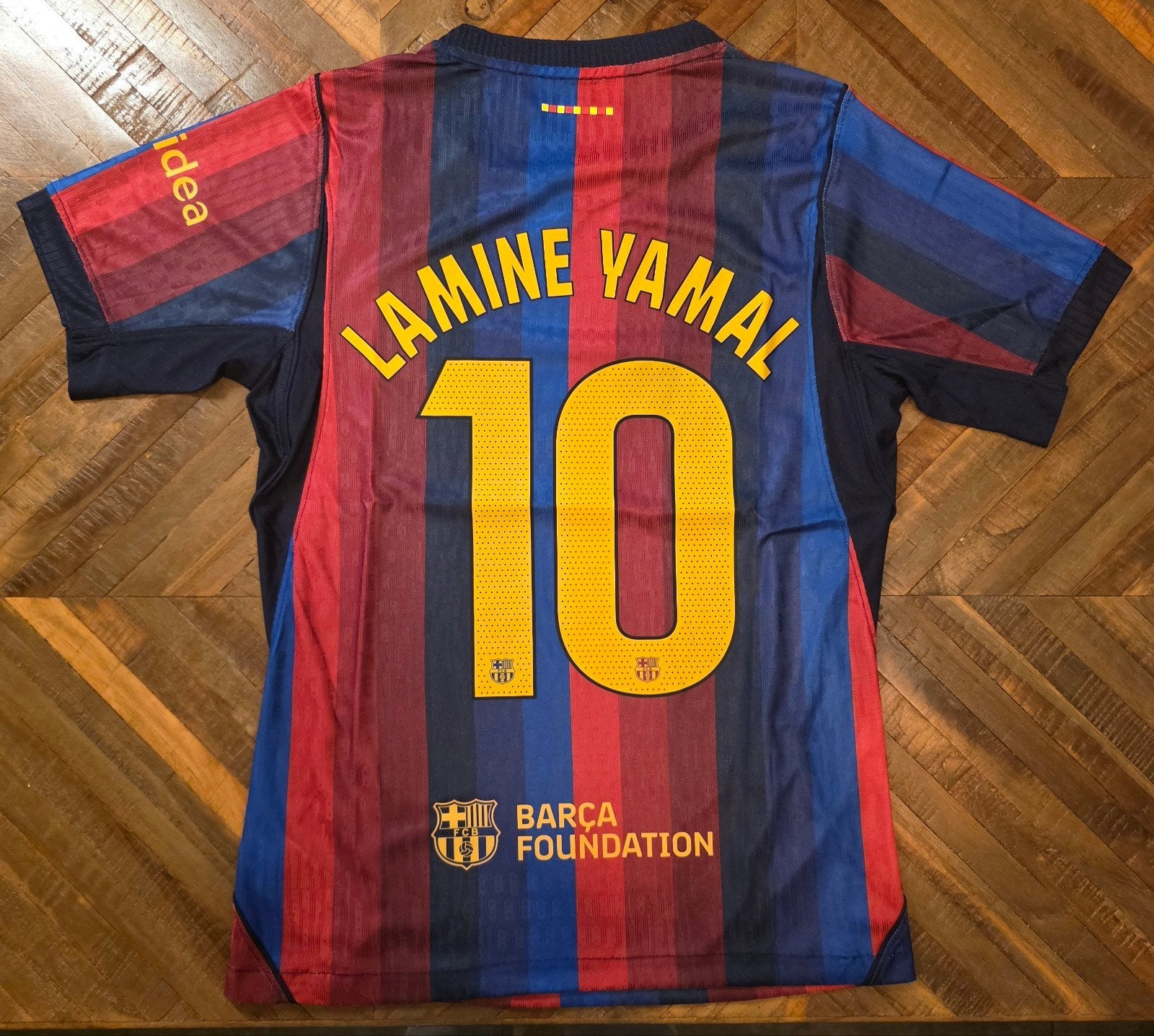 Barcelona thuisshirt Lamine Yamal maat S / 170, Maat S, Ophalen of Verzenden, Nieuw, Shirt