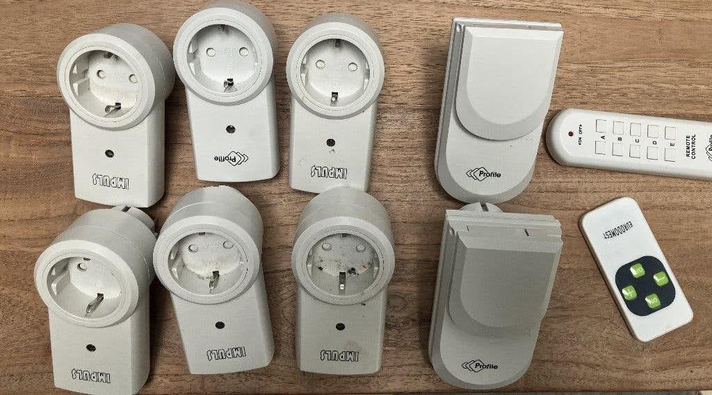 8x rf tussenstekker met afstandsbediening, Ophalen of Verzenden, Gebruikt, Stekkerdoos