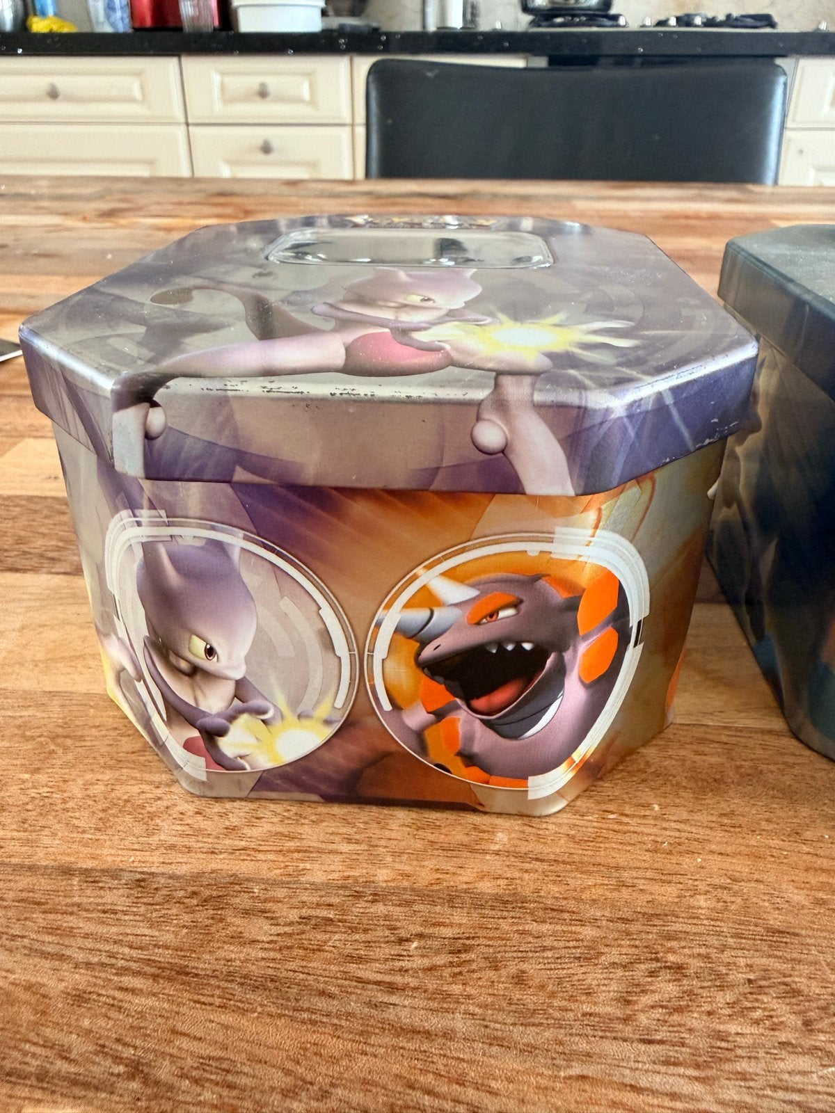 Pokémon TCG Diamond & Pearl Tins - Mewtwo & Lucario, Hobby en Vrije tijd, Ophalen of Verzenden, Gebruikt, Overige typen