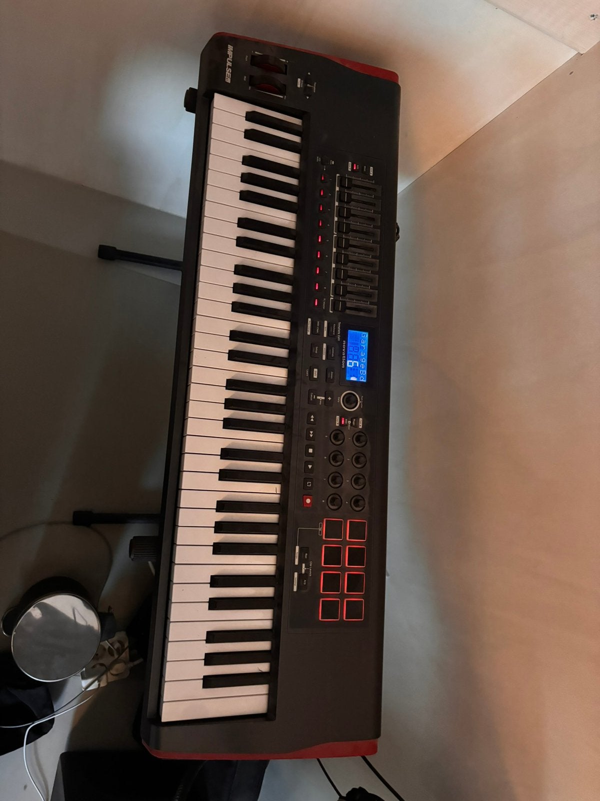 Novation impulse 61 NIEUW STAAT, Muziek en Instrumenten, Ophalen, Zo goed als nieuw
