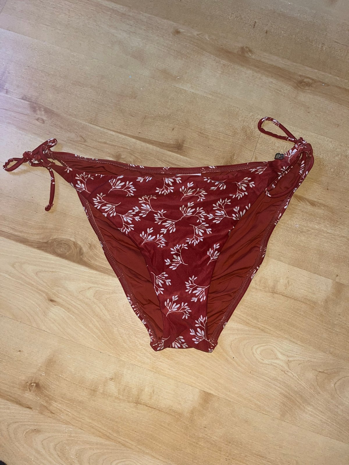 Beachlife bikinibroekje - maat 40, Ophalen of Verzenden, Zo goed als nieuw, Rood, Bikini