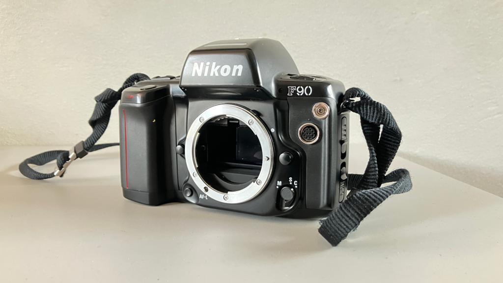 Nikon F90, Audio, Tv en Foto, Fotocamera's Analoog, Ophalen of Verzenden, Gebruikt, Spiegelreflex, Nikon