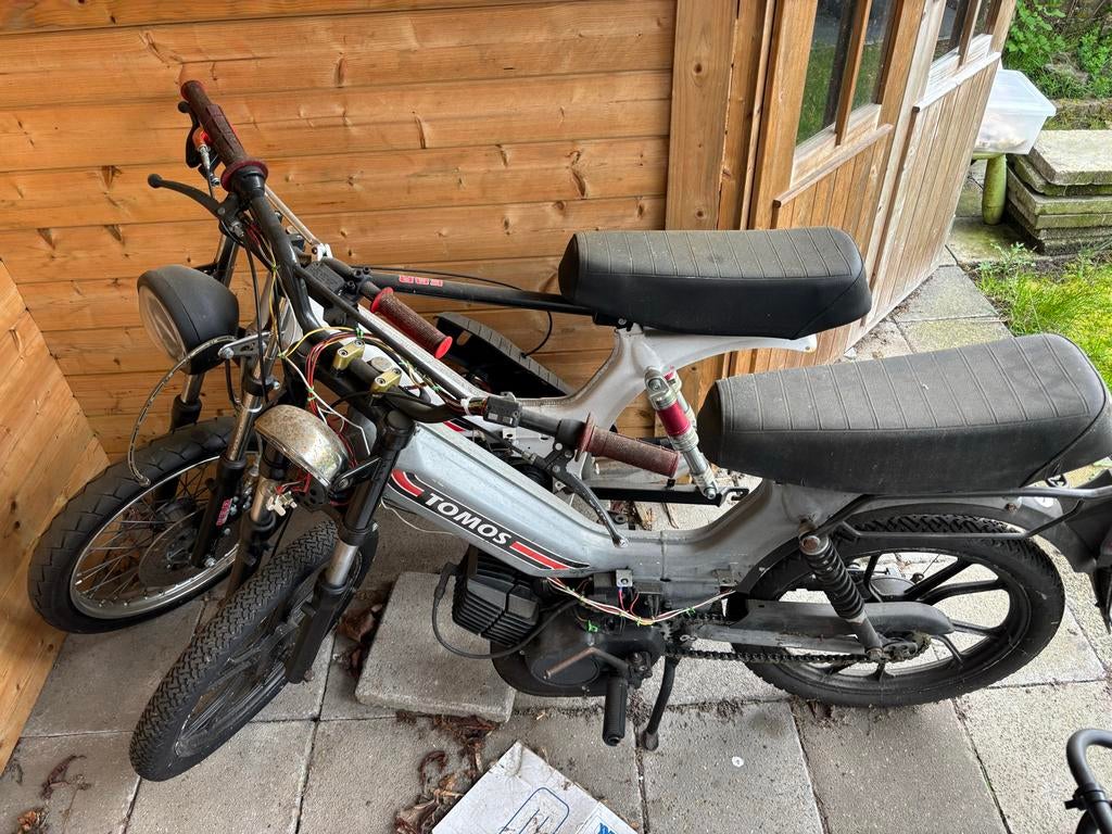 3x Tomos brommers (wit, grijs, groen) + onderdelen, Ophalen, Gebruikt, Maximaal 45 km/u, Overige modellen