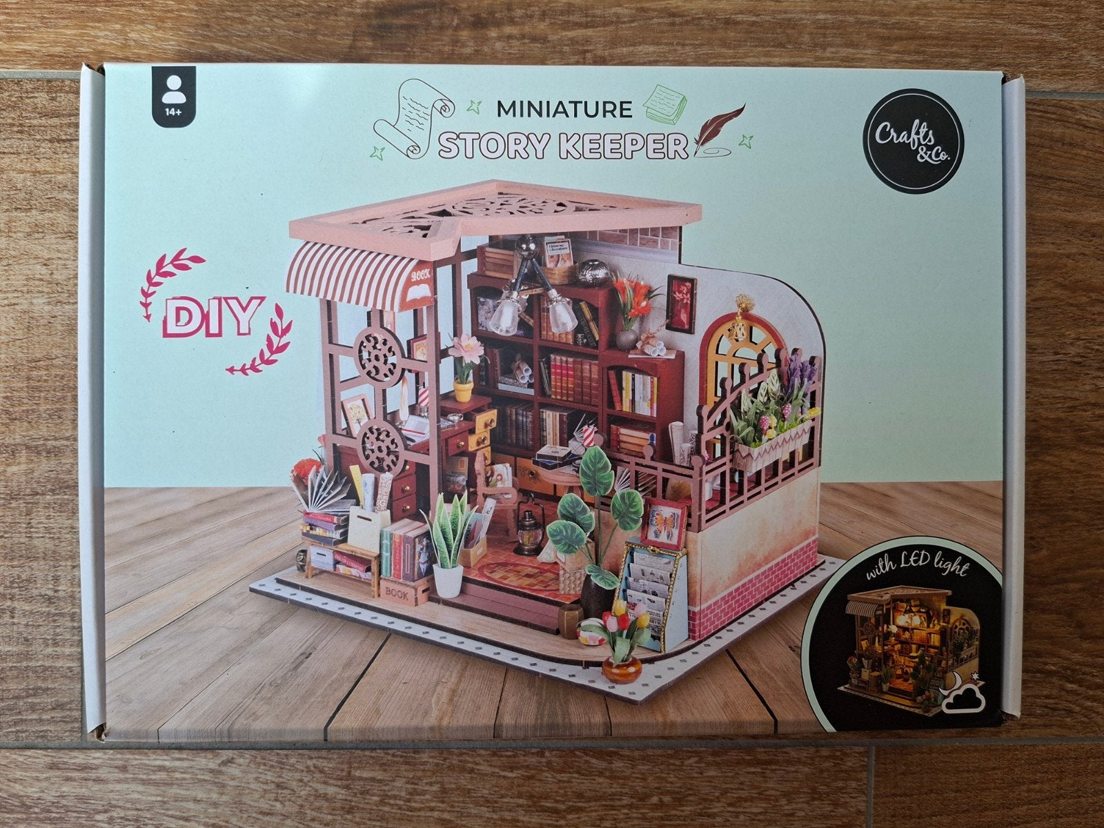 DIY Miniature story keeper (Crafts & Co), Ophalen of Verzenden, Nieuw, Groter dan 1:32
