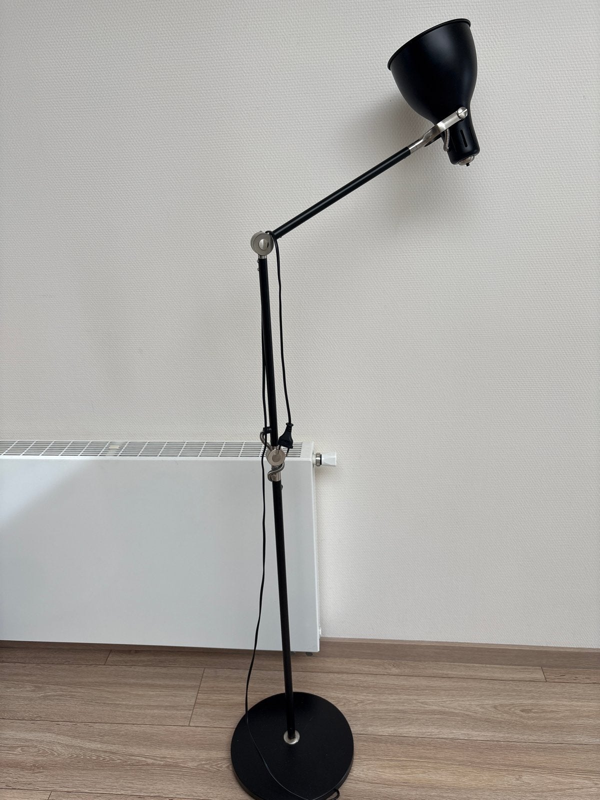 IKEA Staande lamp, zwart, verstelbaar ( ZGAN ), Ophalen, E27 (groot), Zo goed als nieuw, Metaal