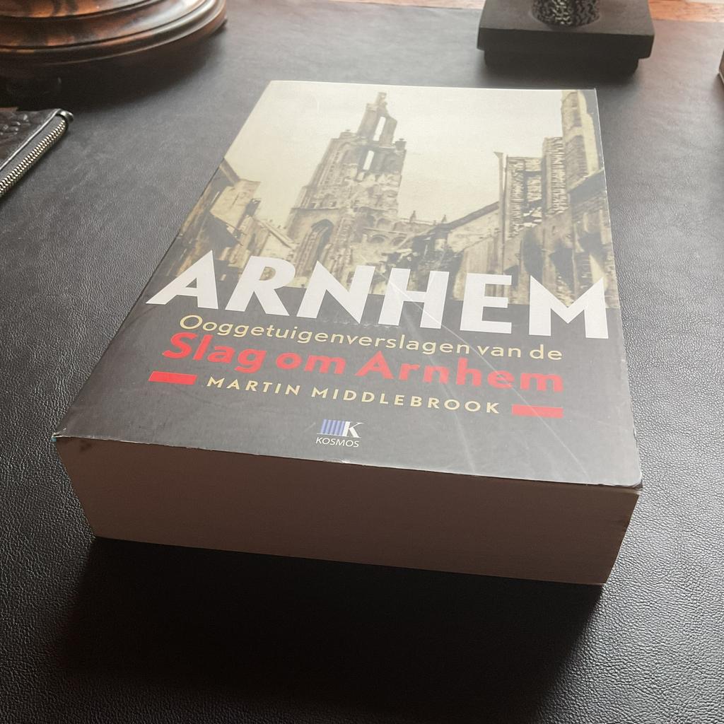 IZGS BOEK DE SLAG OM ARNHEM OOGGETUIGENVERSLAGEN, Boeken, Tweede Wereldoorlog, Ophalen of Verzenden, Zo goed als nieuw, Overige onderwerpen