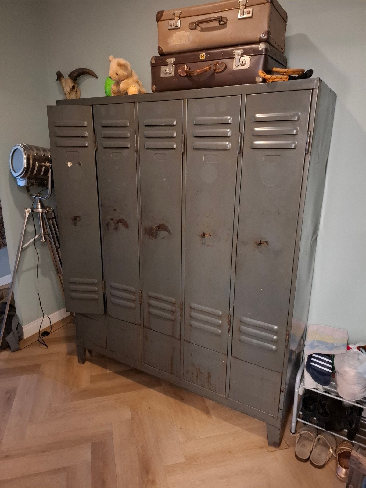 Industriele kast, Ophalen