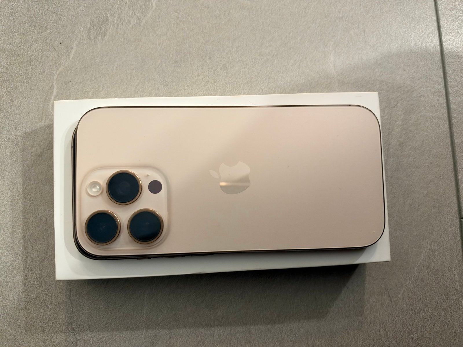 Foto 7 van Apple Iphone 16 pro 256GB
