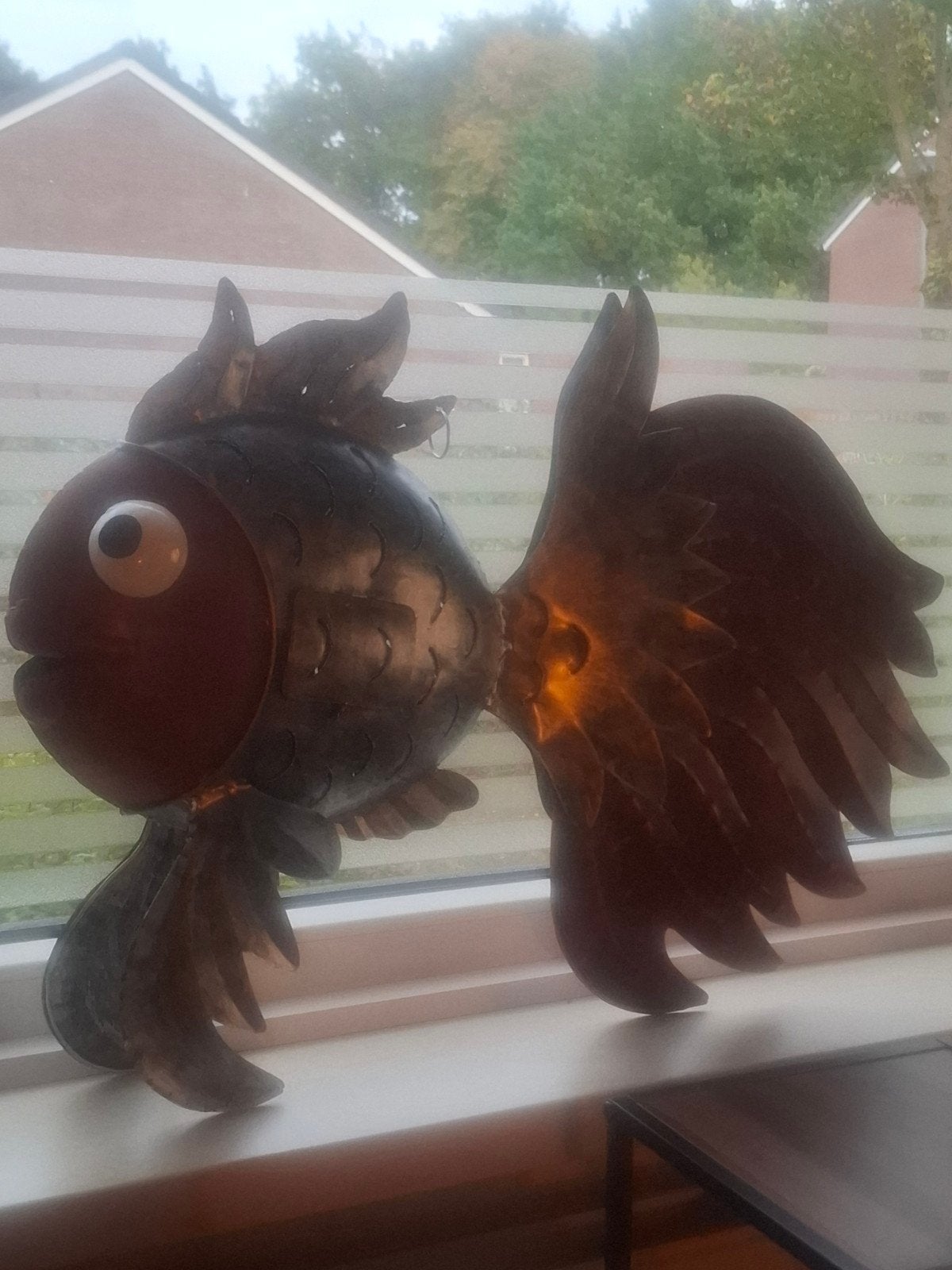 Decoratieve metalen vis met grote ogen, Ophalen, Gebruikt, Meerkleurig, Overige stijlen