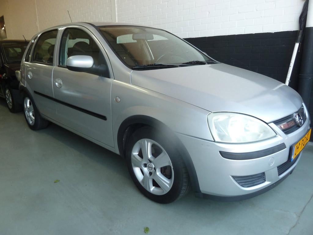 Opel Corsa 1.4-16V Maxx automaat apk bij aflevering, 450 kg, 4 cilinders, Origineel Nederlands, Bedrijf