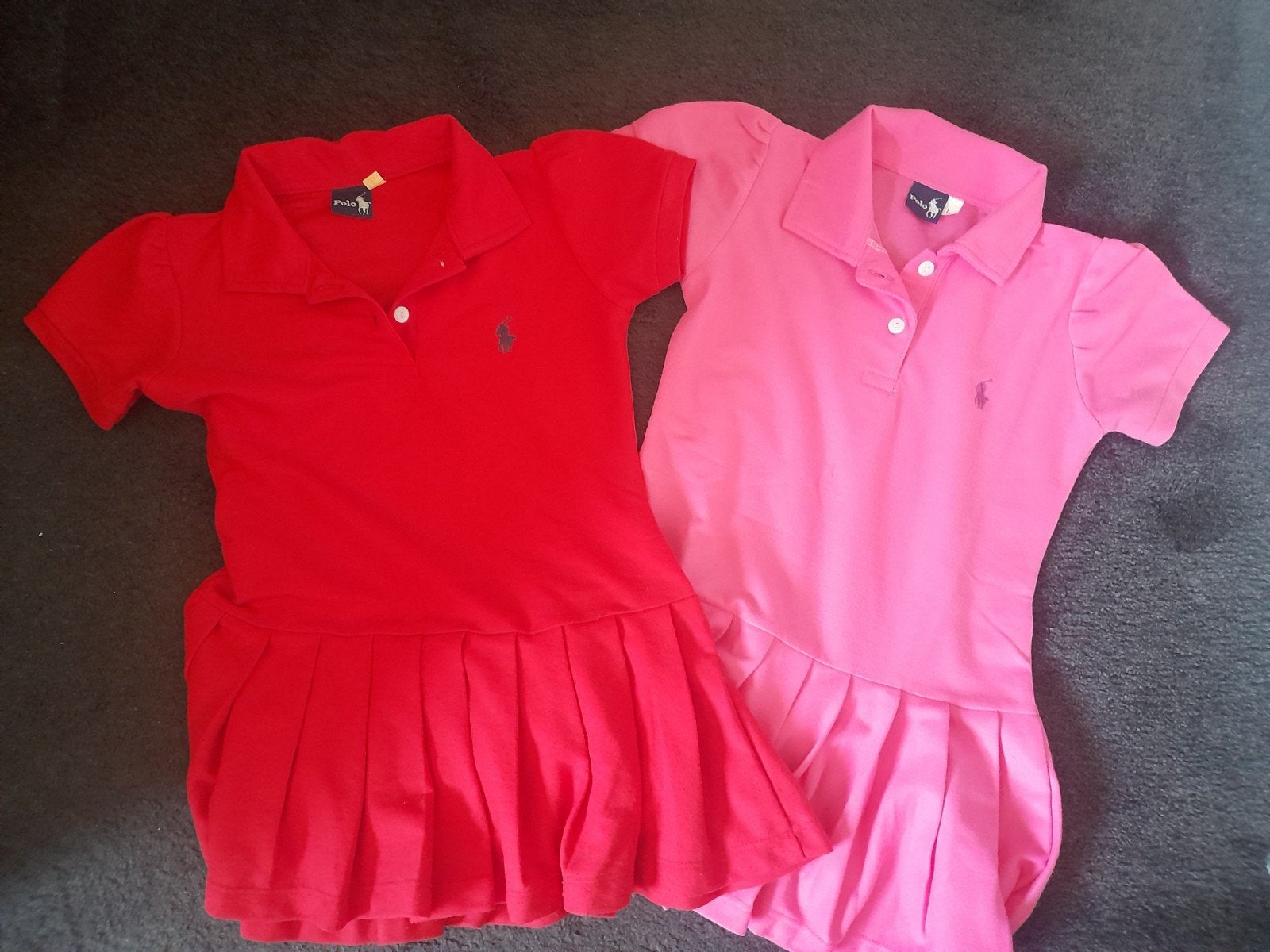 2 mooie Polo jurkjes maat 116 - roze en rood, Kinderen en Baby's, Kinderkleding | Maat 116, Gebruikt, Meisje, Ophalen of Verzenden