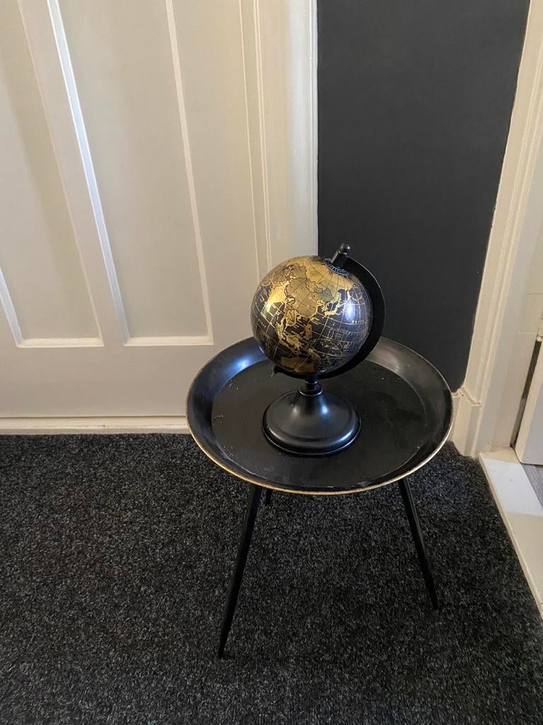 Leuke zwart met goud wereldbol, Huis en Inrichting, Woonaccessoires | Wereldbollen, Ophalen of Verzenden, Zo goed als nieuw