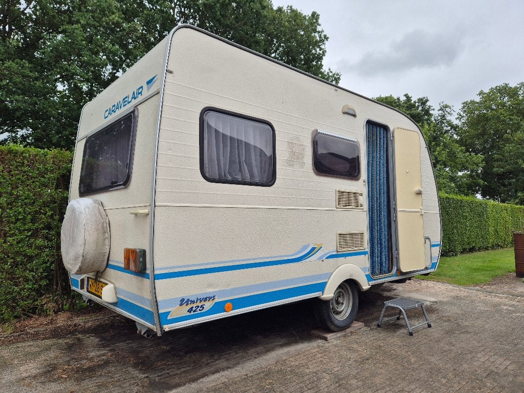 Caravelair Univers 425, Caravans en Kamperen, Caravans, Luifel, 750 - 1000 kg, Particulier, 4 tot 5 meter